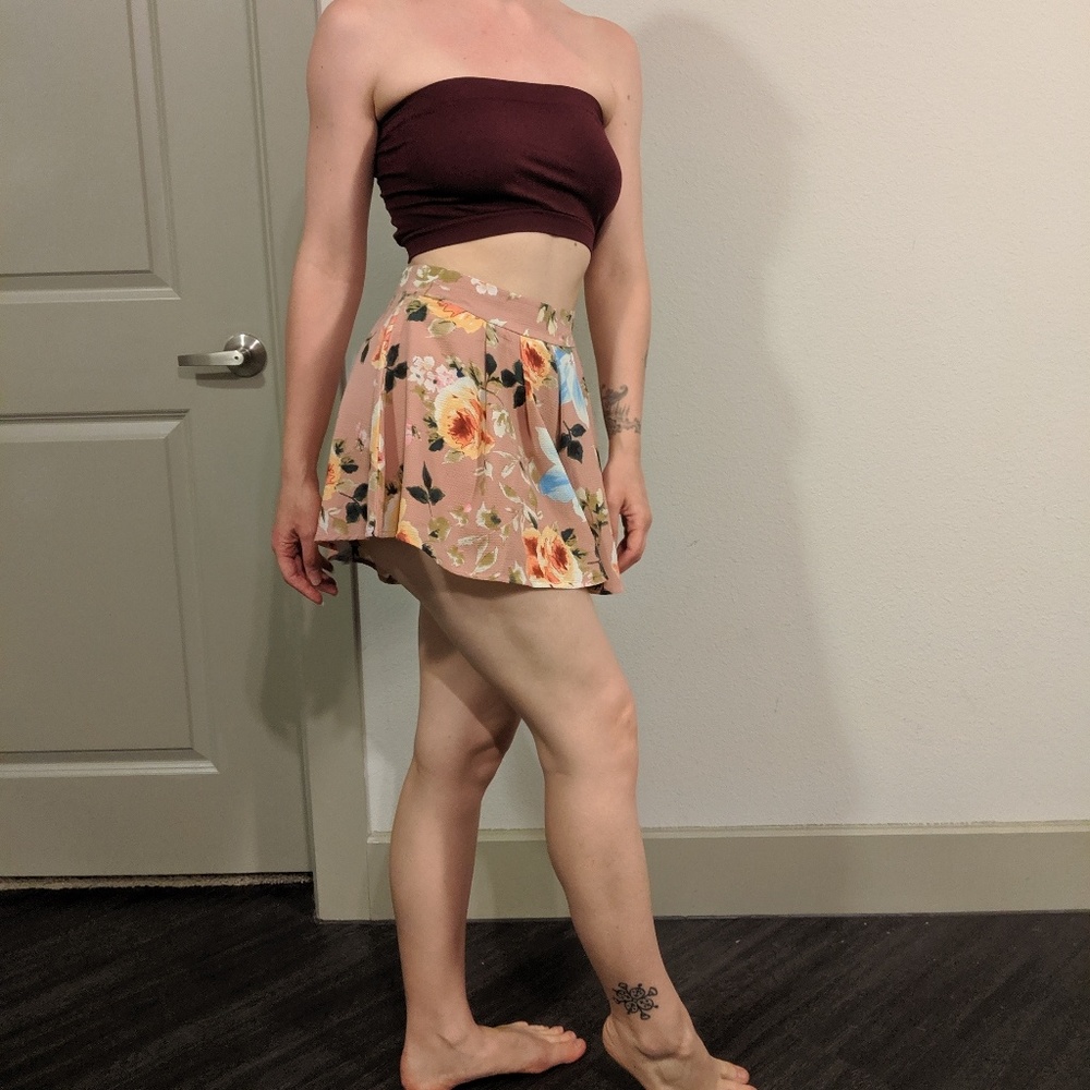 Shorts - Picture 3 of 3
